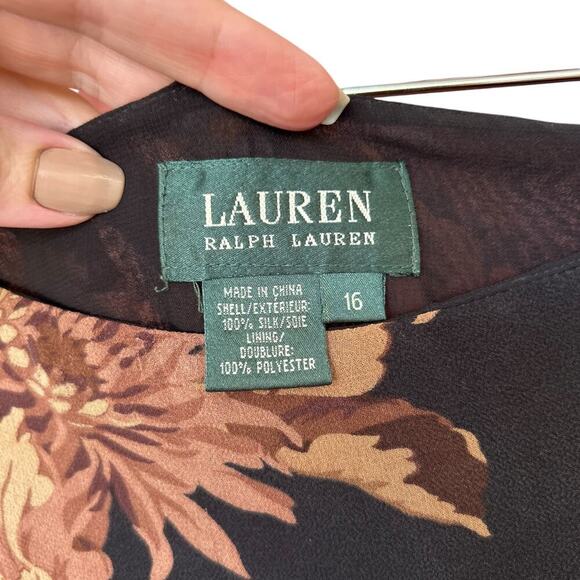 Lauren Ralph Lauren 100% SILK Flowy Asymmetrical Skirt Size 16 Dark Floral - Picture 2 of 3